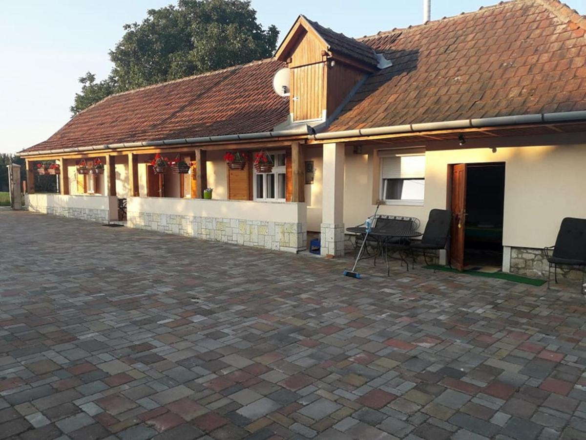 Hegyalja Vendégház Tolcsva Extérieur photo